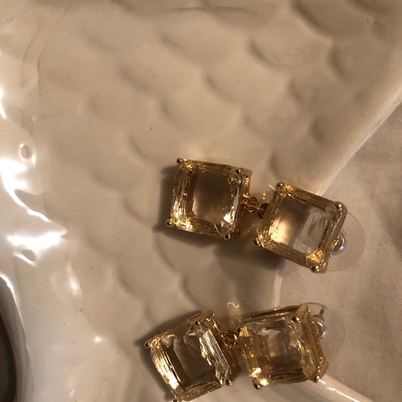 Earrings - Picture 1 of 4